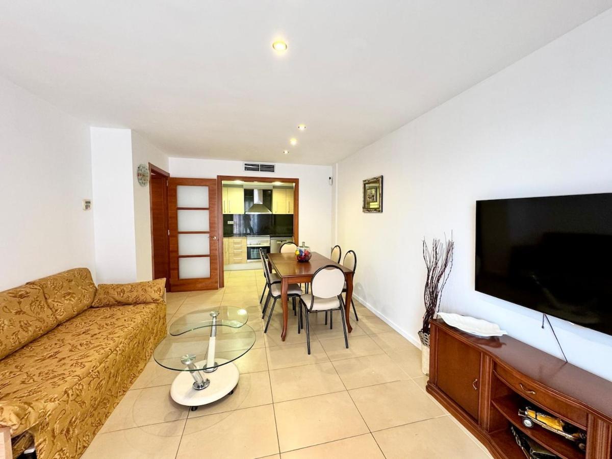 In With Pool And Parking Lloret de Mar