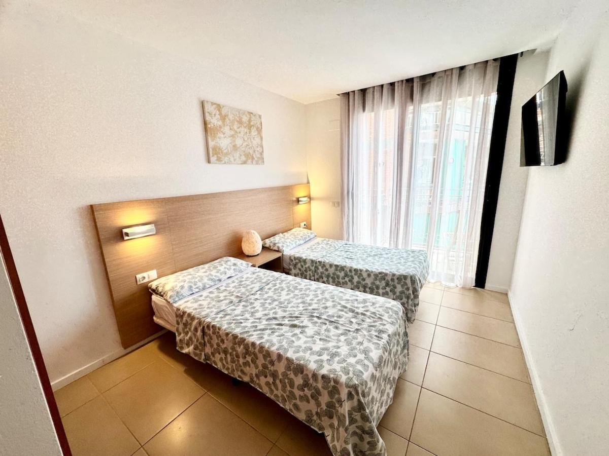 In With Pool And Parking Lloret de Mar