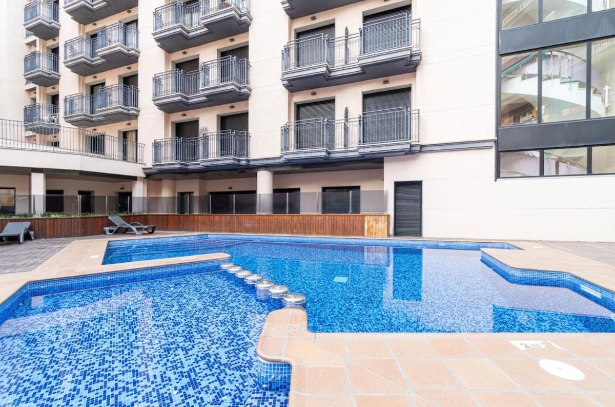 In With Pool And Parking Apartment Lloret de Mar